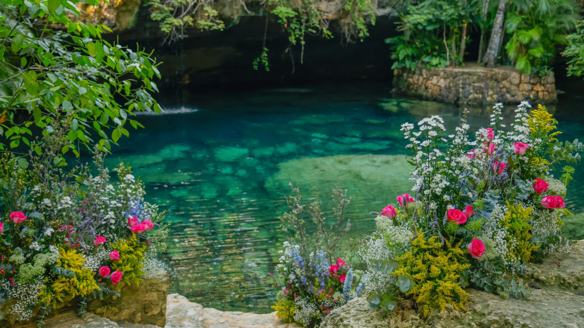 Boda mágica en cenote de la Riviera Maya en Kantun chi