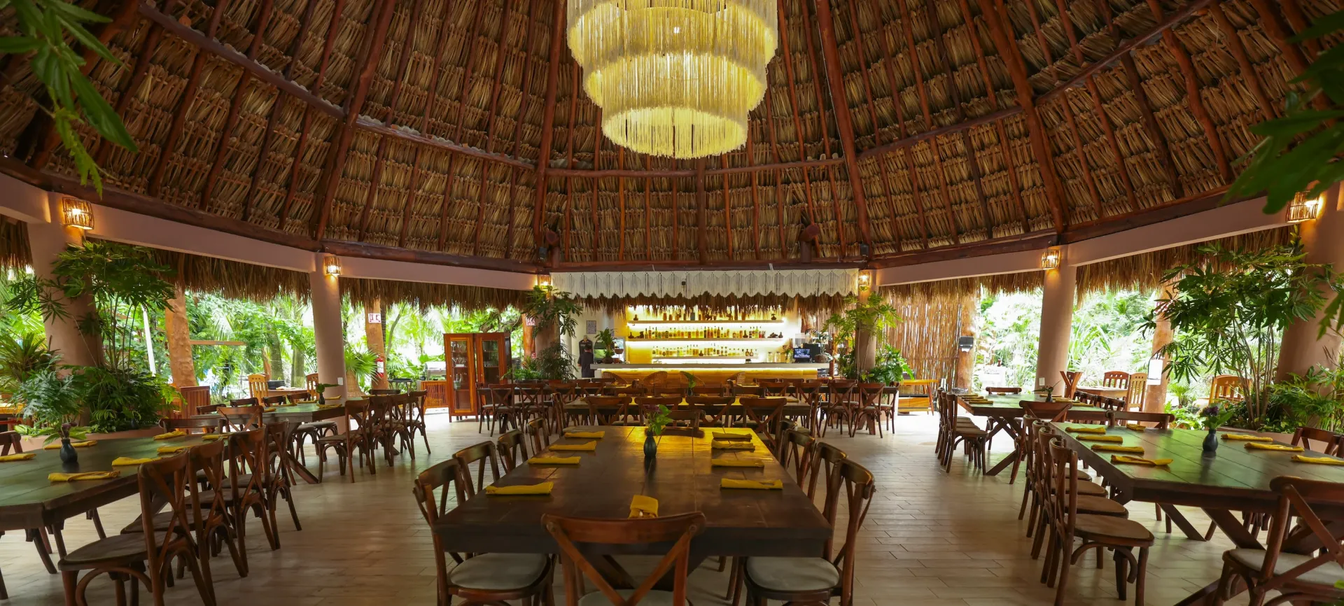 Restaurante de Kantun Chi en selva de la Riviera Maya